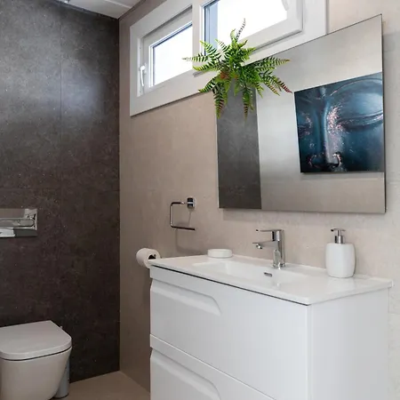 Daire Luxury Townhouse, Infinity Pool & Ocean Views *