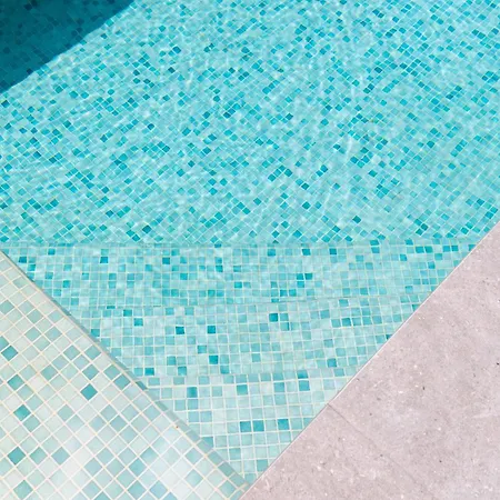 Luxury Townhouse, Infinity Pool & Ocean Views Daire Torremolinos