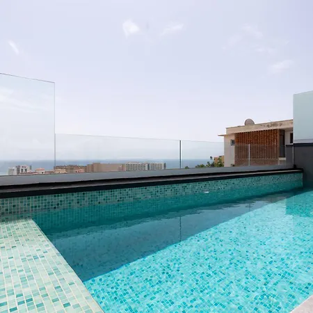 Daire Luxury Townhouse, Infinity Pool & Ocean Views *